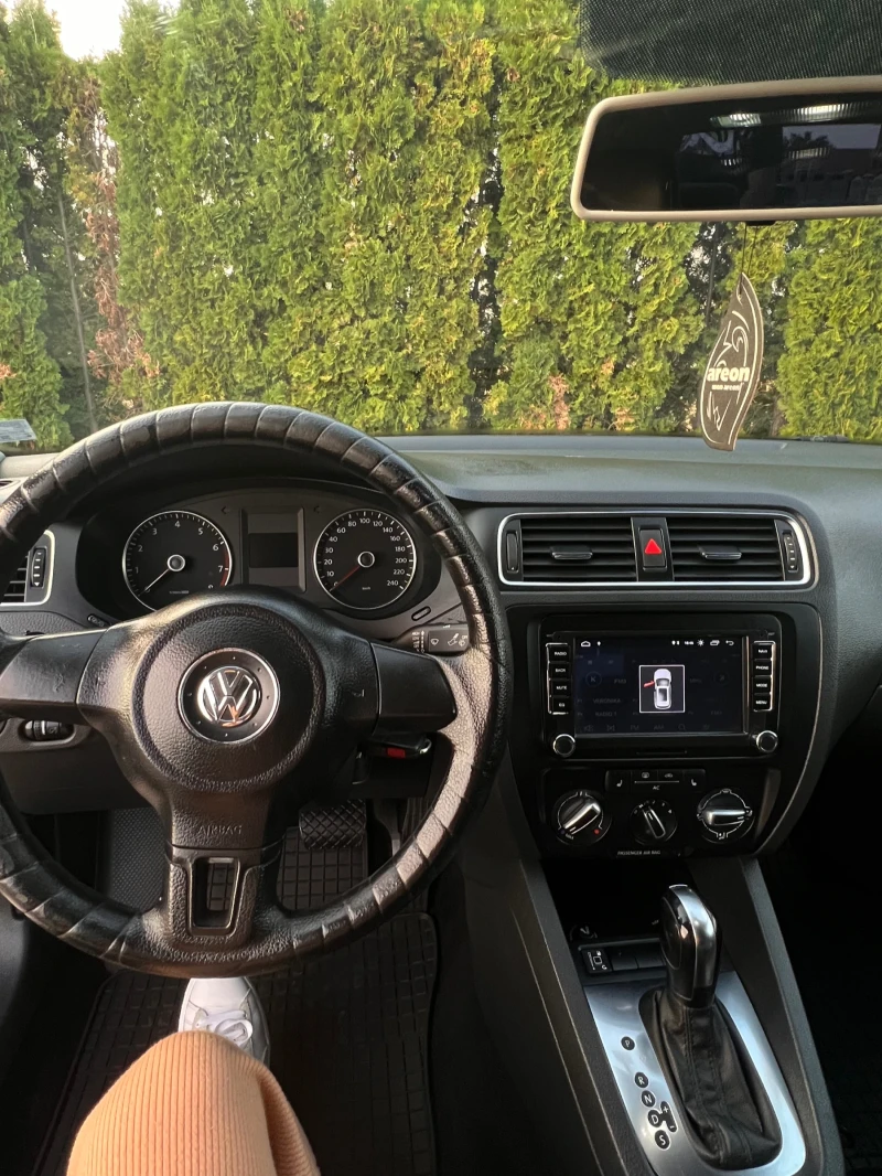 VW Jetta 2.5 Бензин/газ, снимка 9 - Автомобили и джипове - 48074387