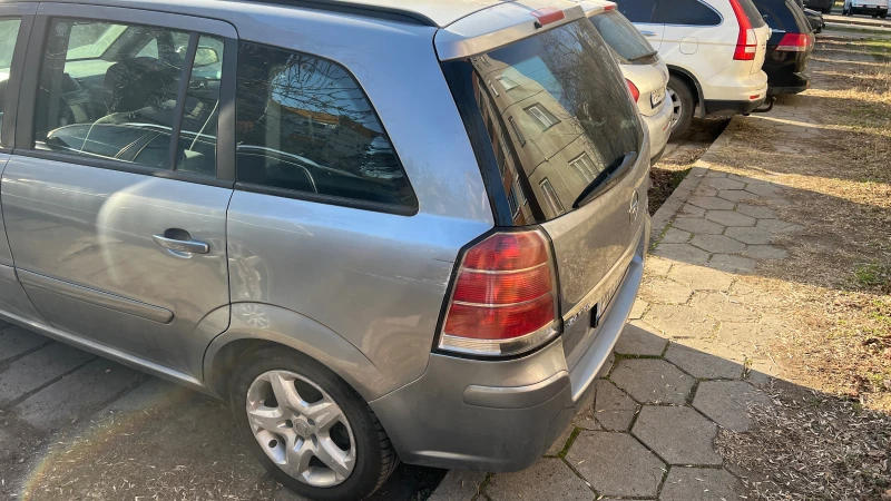 Opel Zafira 1.9 tdci, снимка 5 - Автомобили и джипове - 49147623