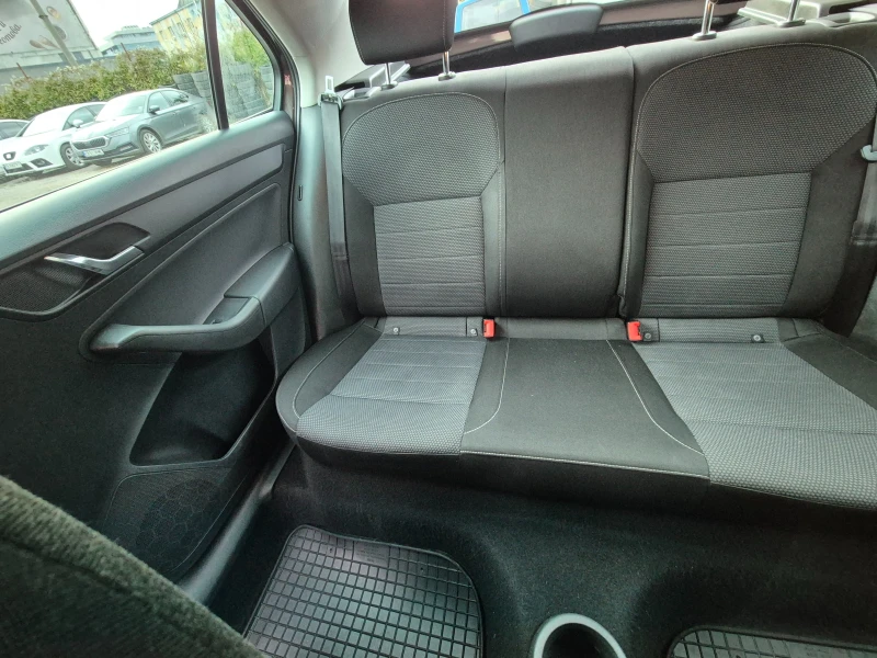 Skoda Rapid, снимка 11 - Автомобили и джипове - 52352967