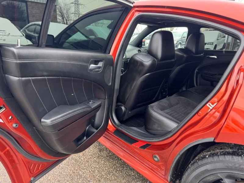 Dodge Charger R/T* RWD* АвтоКредит* (ЦЕНА ДО БГ), снимка 9 - Автомобили и джипове - 52817350