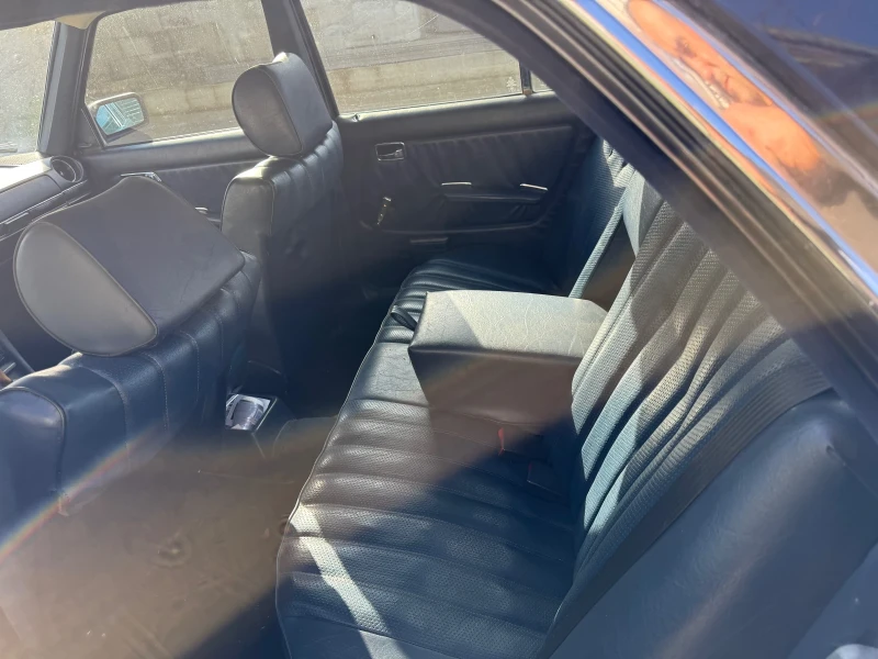 Mercedes-Benz 123 300D, снимка 8 - Автомобили и джипове - 53008371