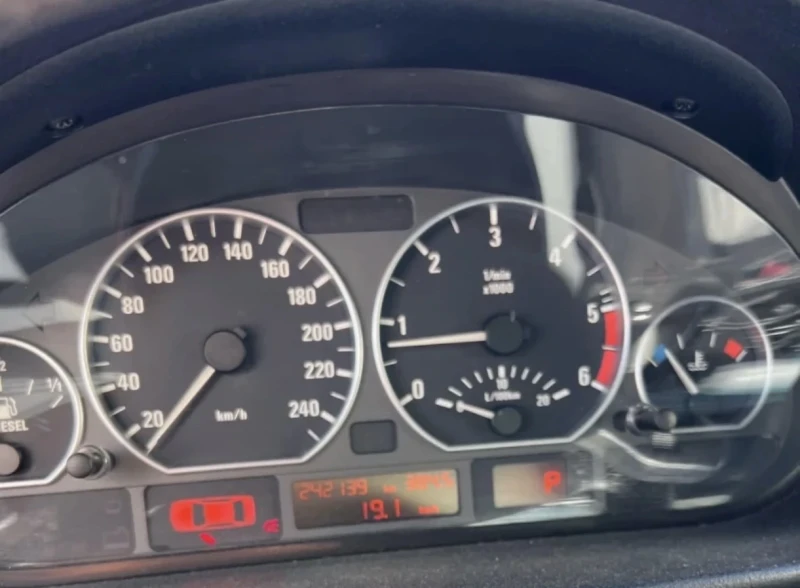 BMW 320, снимка 4 - Автомобили и джипове - 53288107