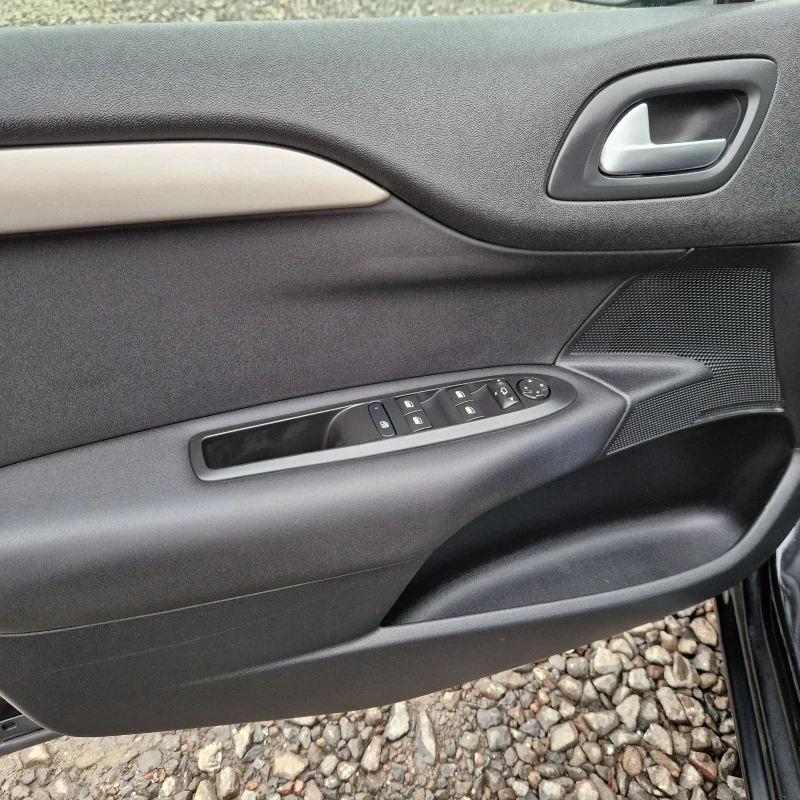 Citroen C4 1.6HDi 99к.с, снимка 7 - Автомобили и джипове - 53341978