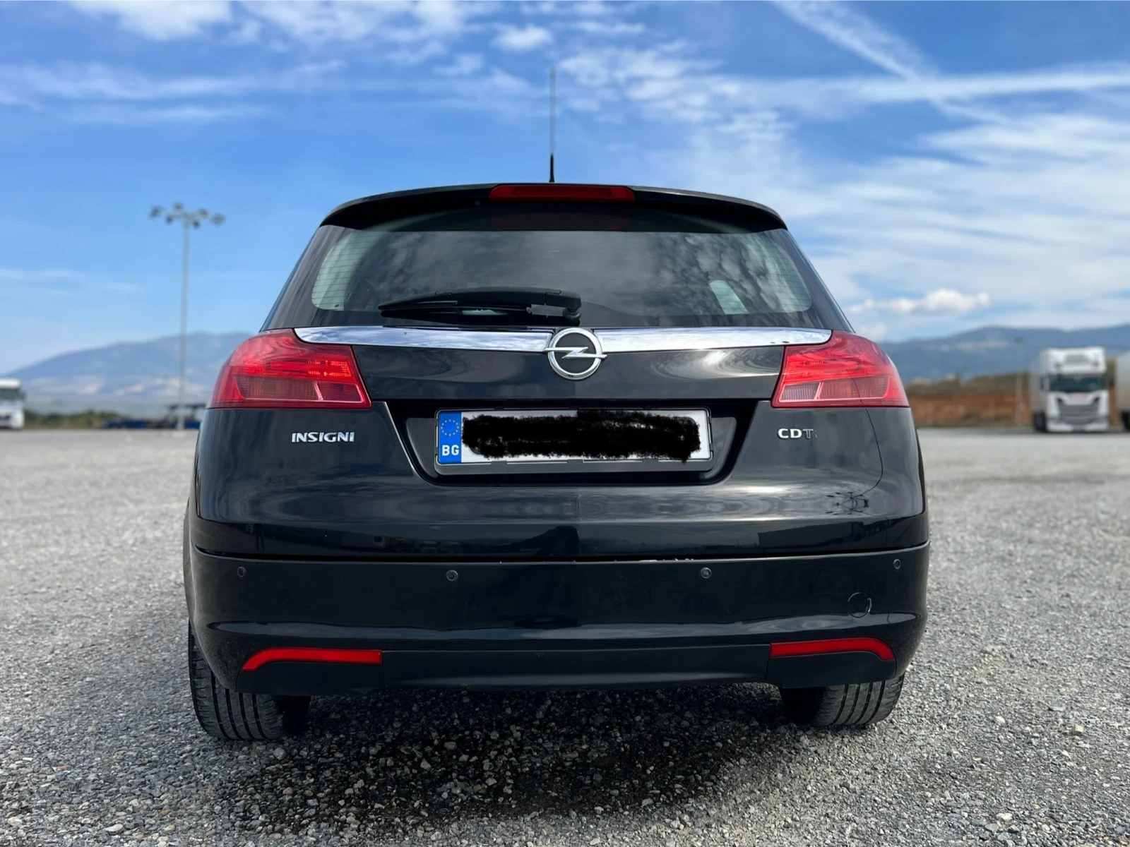 Opel Insignia Sports Tourer SW - изображение 6