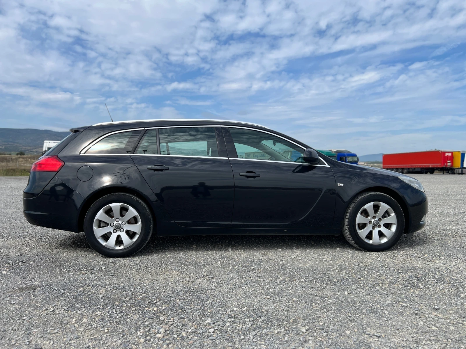 Opel Insignia Sports Tourer SW - изображение 8