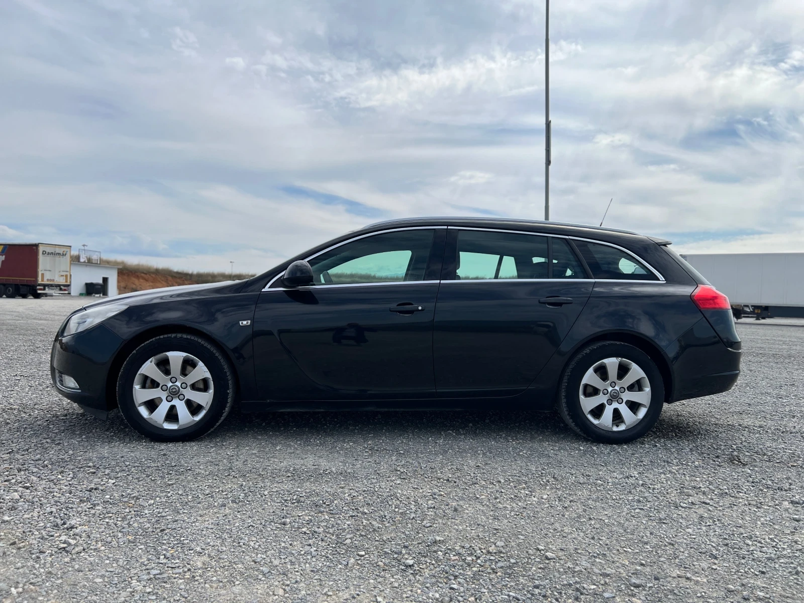 Opel Insignia Sports Tourer SW - изображение 4