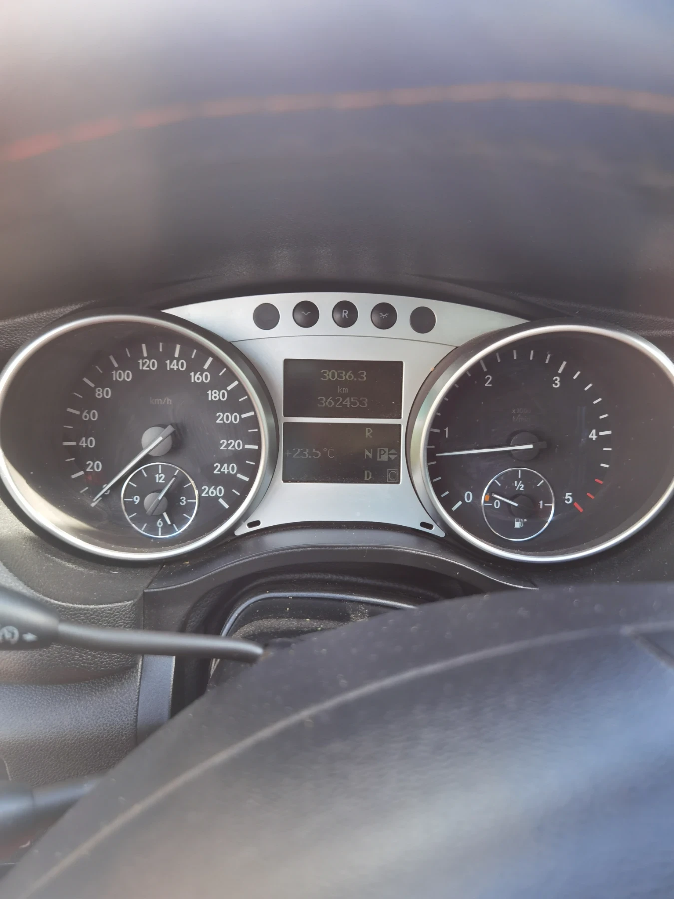 Mercedes-Benz R 320  - изображение 4