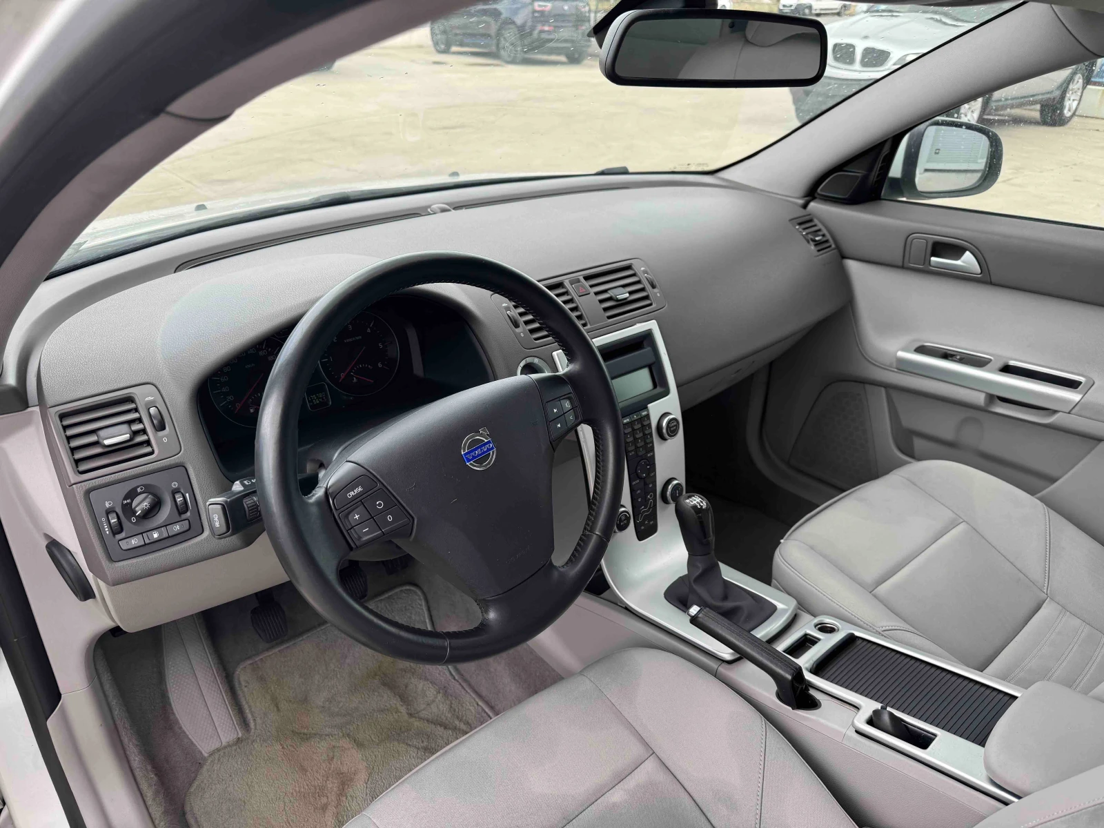 Volvo S40  115ps* 6ск* КЛИМАТРОНИК - изображение 9