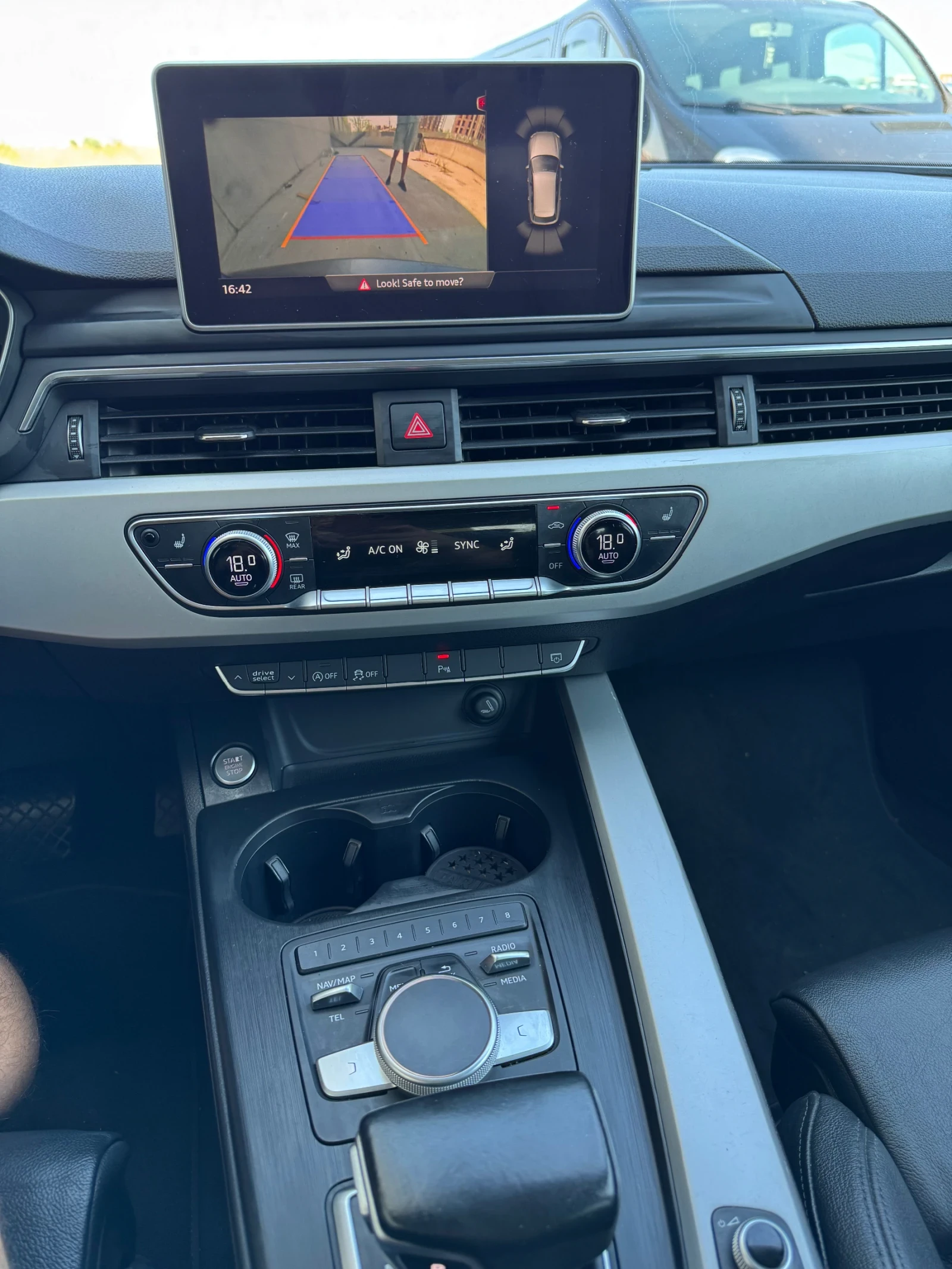 Audi A4 AUDI A4 2.0 TDI * ОБСЛУЖЕНА* КОЖА* DIGITAL - изображение 6