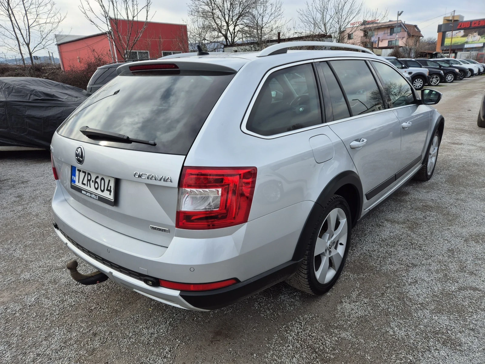 Skoda Octavia SCOUT-2.0TDI/4x4/ДИСТРОНИК/КОЖА/НАВИ/АВТОМАТИК  - изображение 4