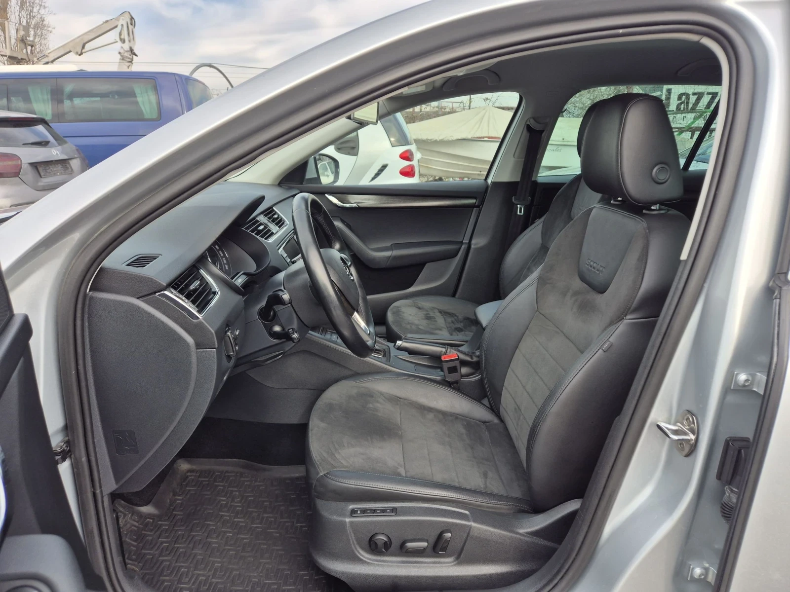 Skoda Octavia SCOUT-2.0TDI/4x4/���������/����/����/���������  | Mobile.bg � ����������� 11