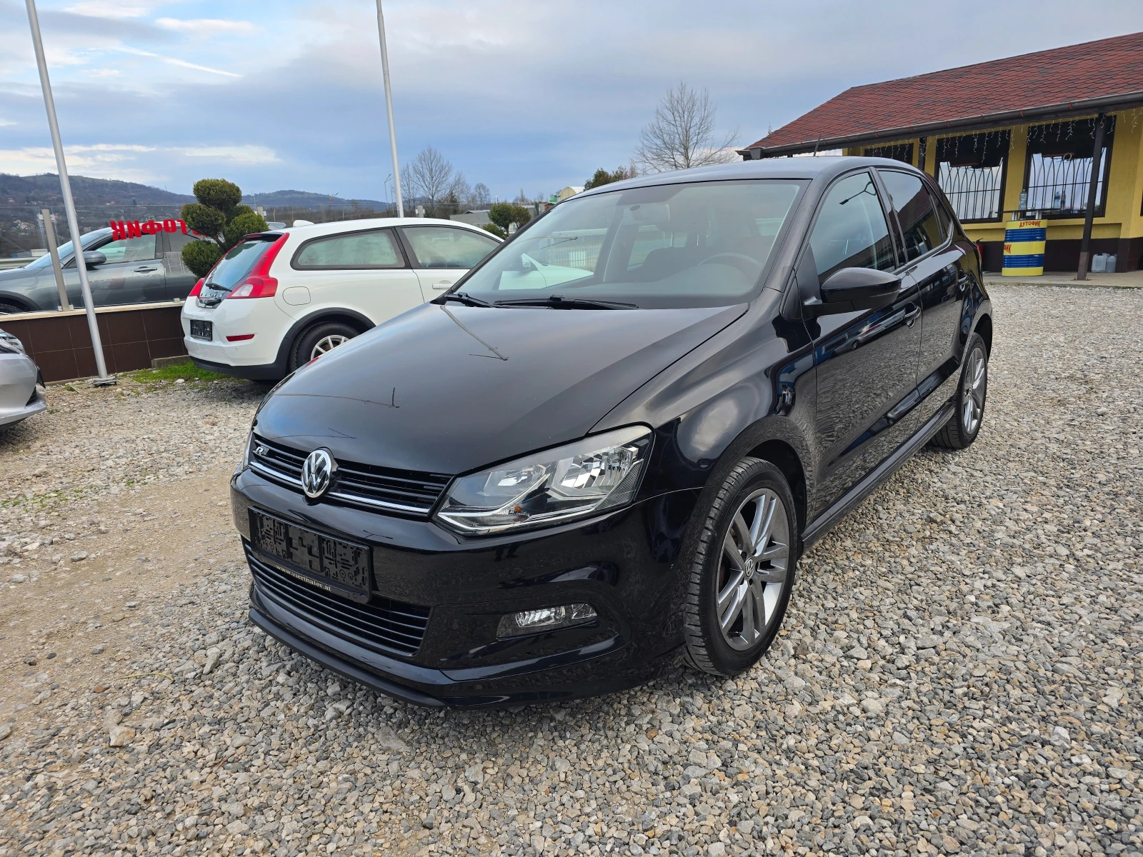 VW Polo 1, 0I Rline !! НОВ ВНОС !! РЕАЛНИ КИЛОМЕТРИ !! | Auto.bg — изображение 1