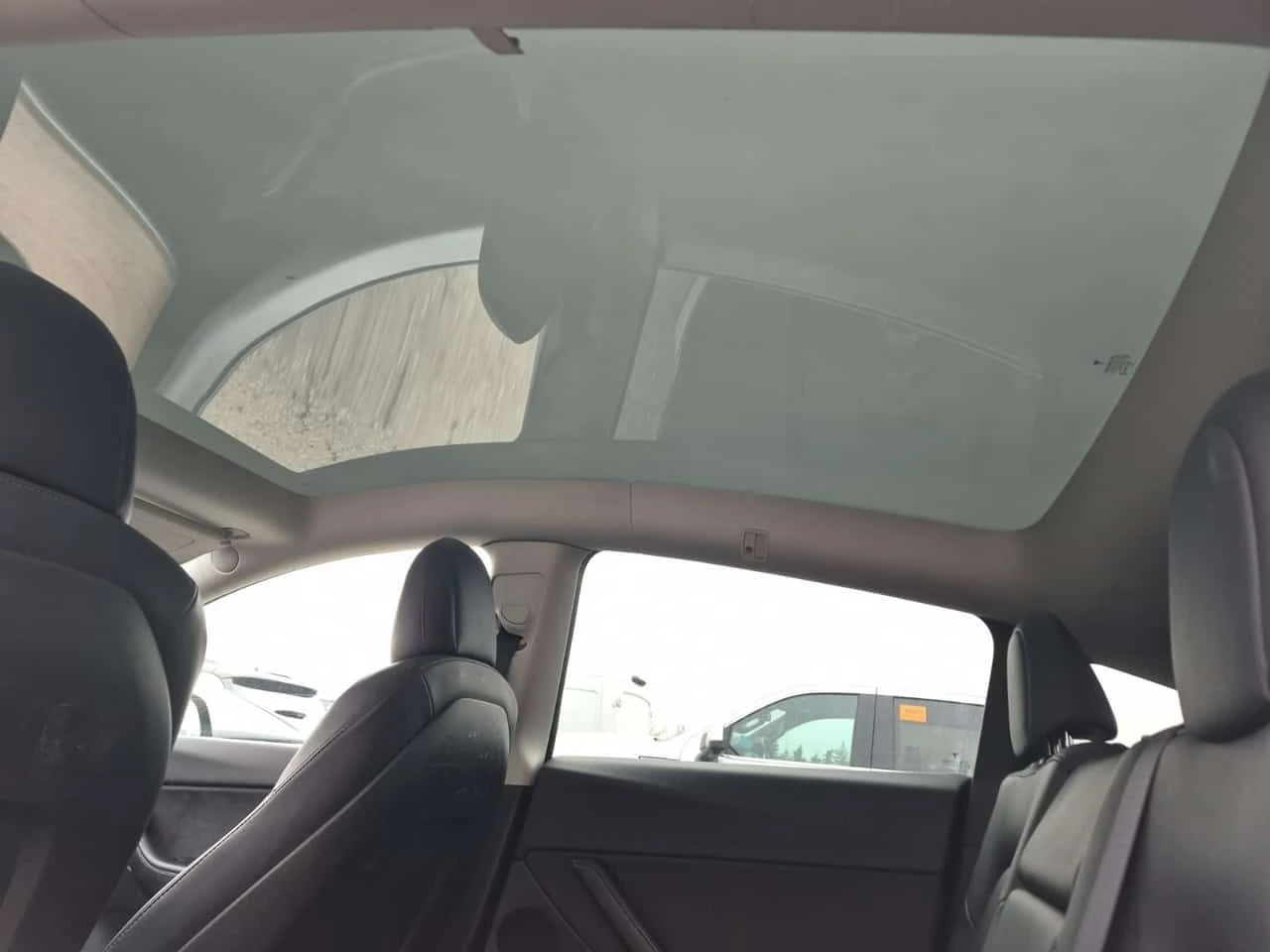 Tesla Model Y  | PERFORMANCE | DUAL MOTOR | 4X4 | ДВЕ КАРТИ | , снимка 13 - Автомобили и джипове - 54125252