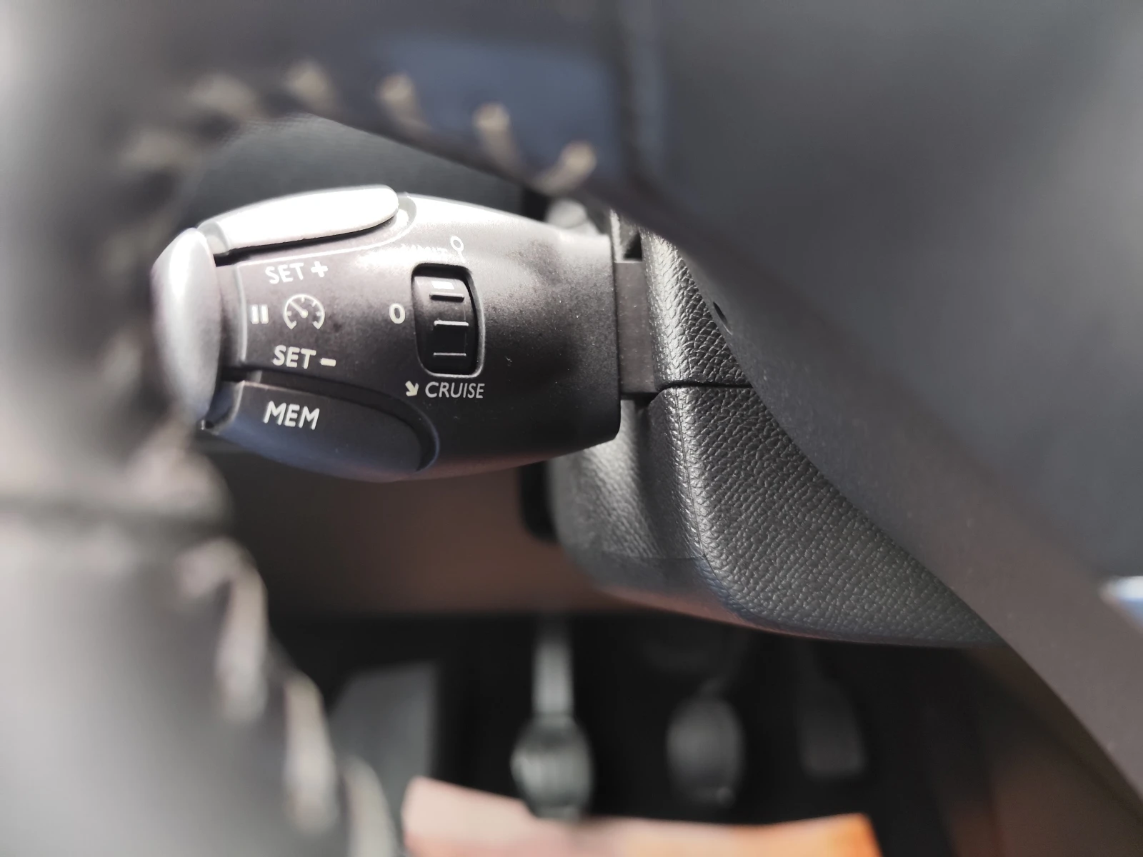 Peugeot 308 1.6HDi* EURO5B* LED* , снимка 8 - Автомобили и джипове - 54368259