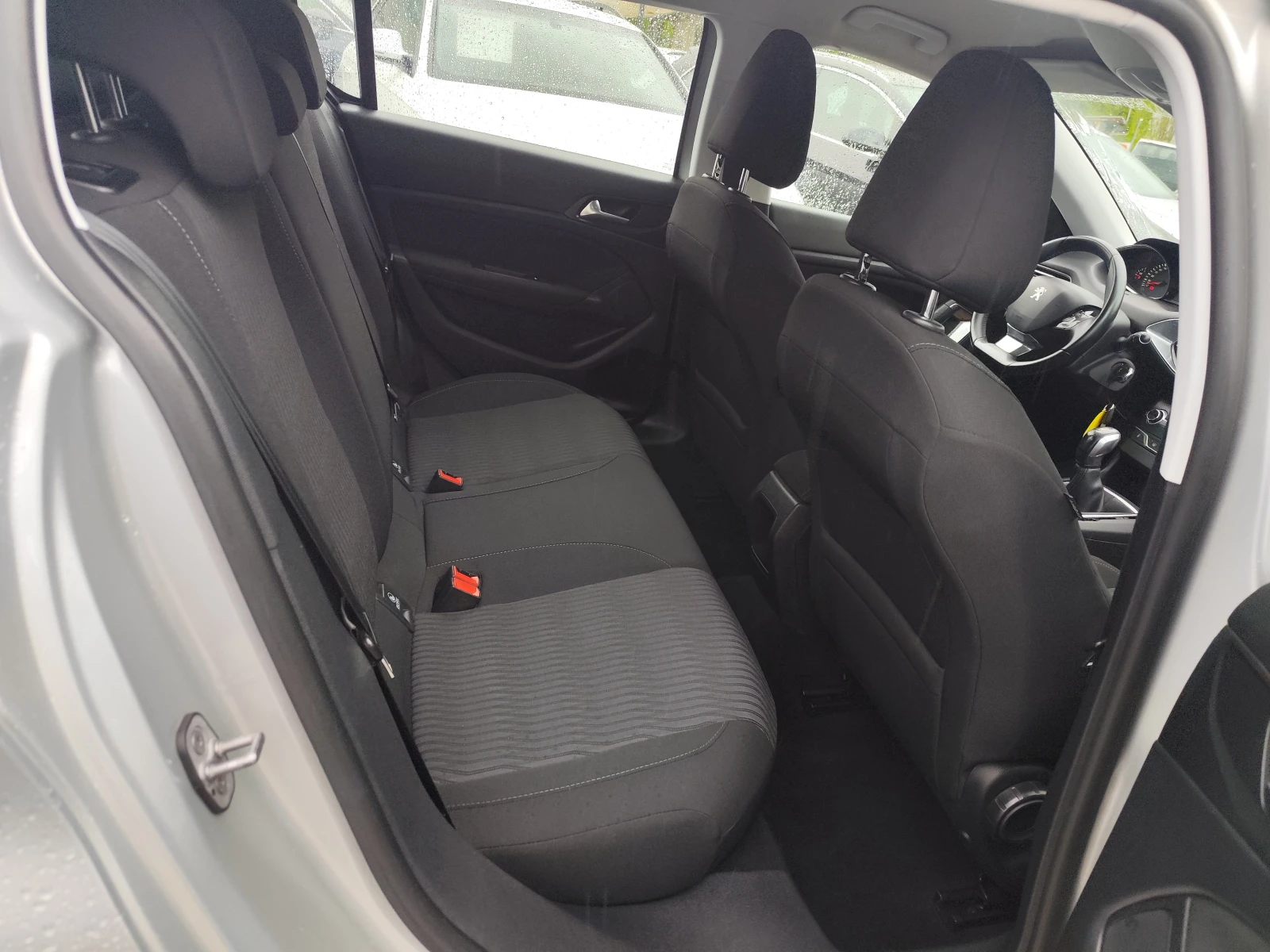 Peugeot 308 1.6HDi* EURO5B* LED* , снимка 12 - Автомобили и джипове - 54368259