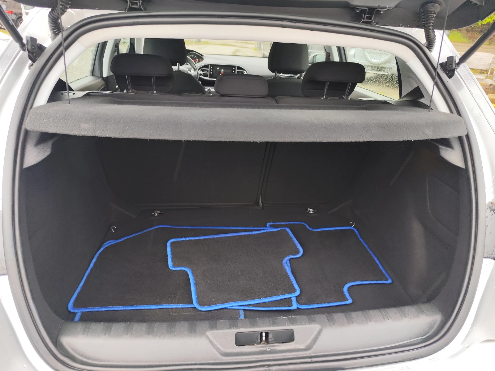 Peugeot 308 1.6HDi* EURO5B* LED* , снимка 15 - Автомобили и джипове - 54368259