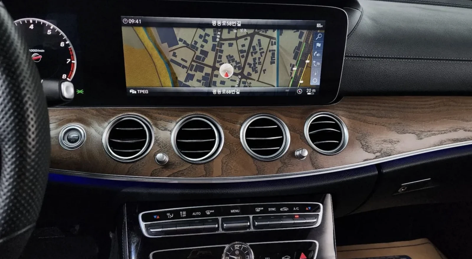 Mercedes-Benz E 300 АВТОКРЕДИТ* ЦЕНА БЕЗ АНАЛОГ* HEAD-UP* ОБДУХВАНЕ* П, снимка 11 - Автомобили и джипове - 54767033