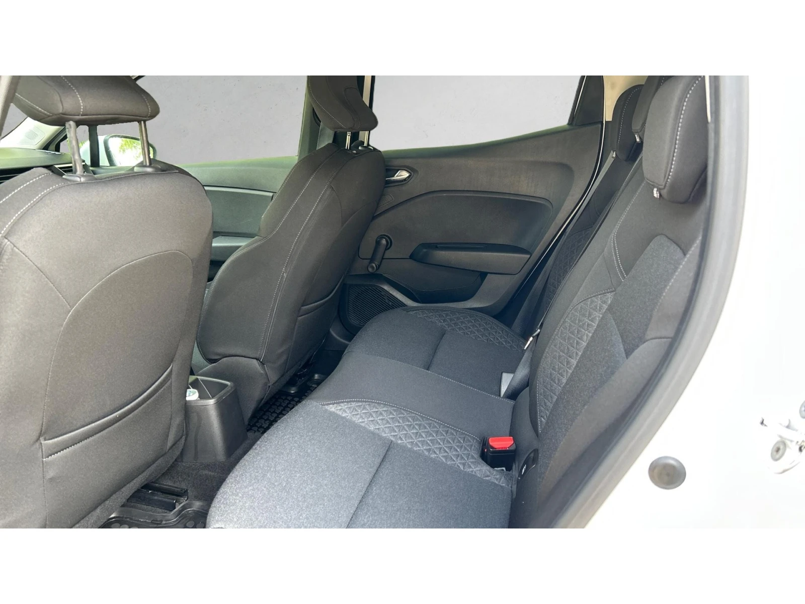 Renault Clio 1.0 TCe 100 A/T, Месечна вноска от 188  , снимка 12 - Автомобили и джипове - 54867833