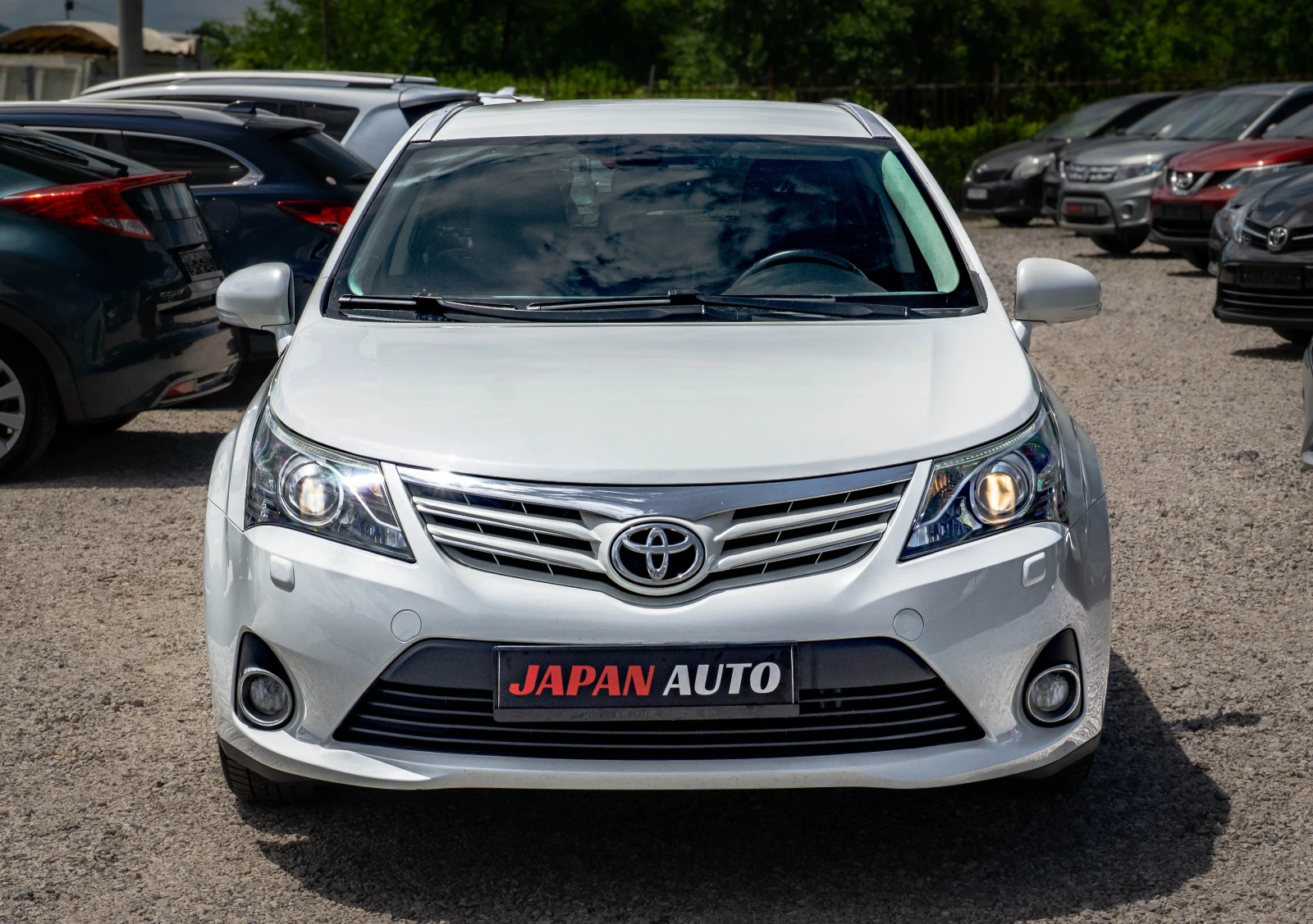 Toyota Avensis 1.8 бензин ТОП! С ГАРАНАЦИЯ! , снимка 2 - Автомобили и джипове - 54960283