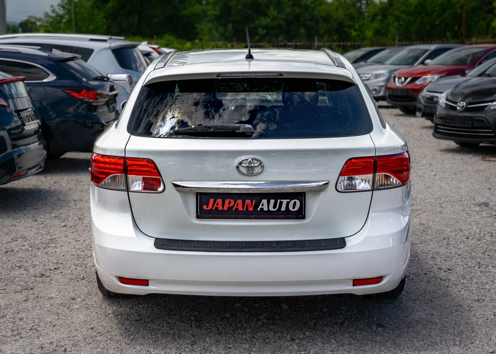 Toyota Avensis 1.8 бензин ТОП! С ГАРАНАЦИЯ! , снимка 5 - Автомобили и джипове - 54960283