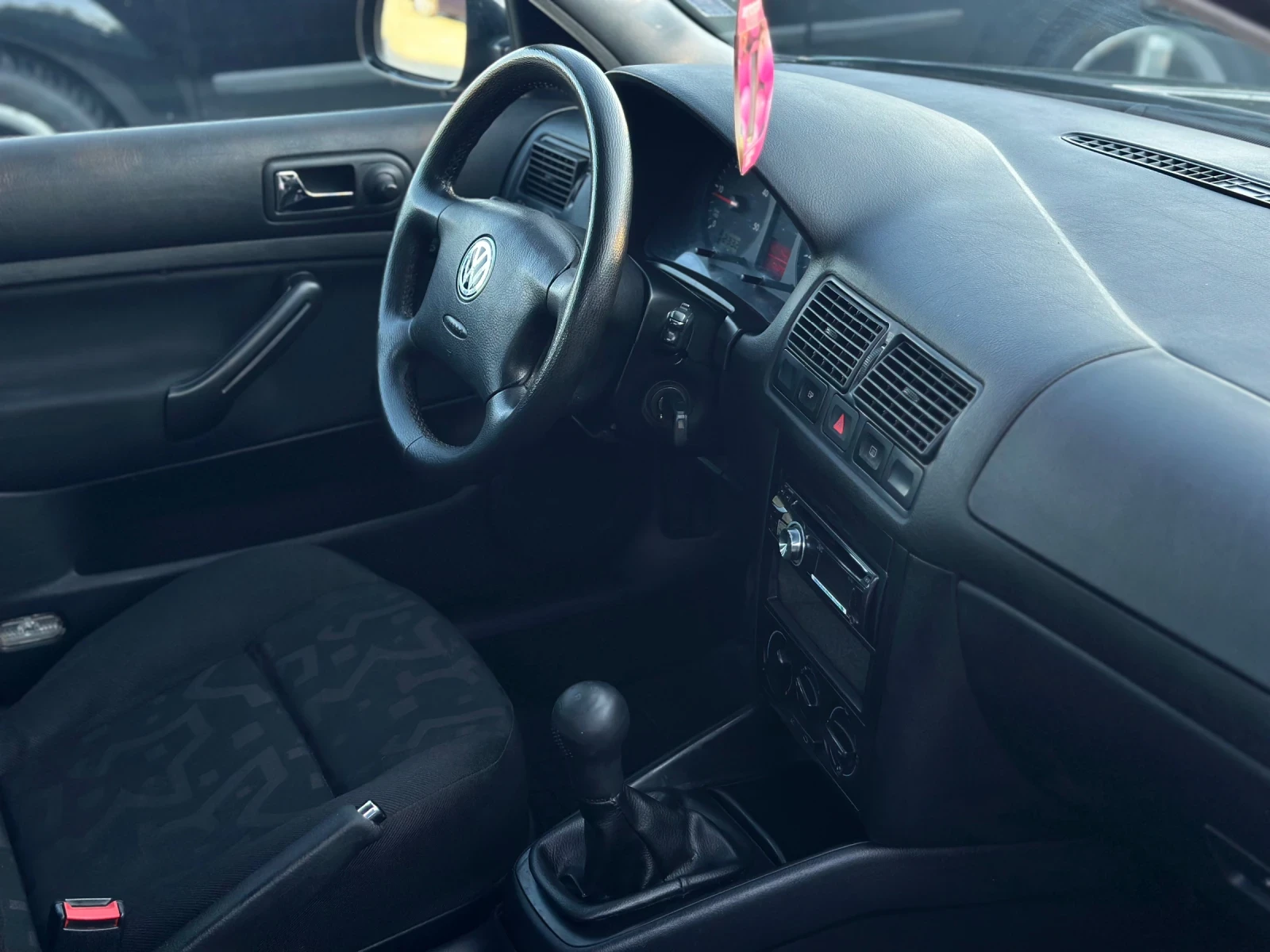 VW Golf 1.9 TDI, снимка 7 - Автомобили и джипове - 55062978
