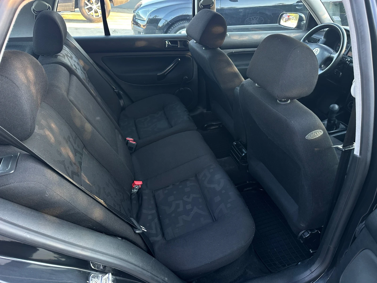VW Golf 1.9 TDI, снимка 9 - Автомобили и джипове - 55062978