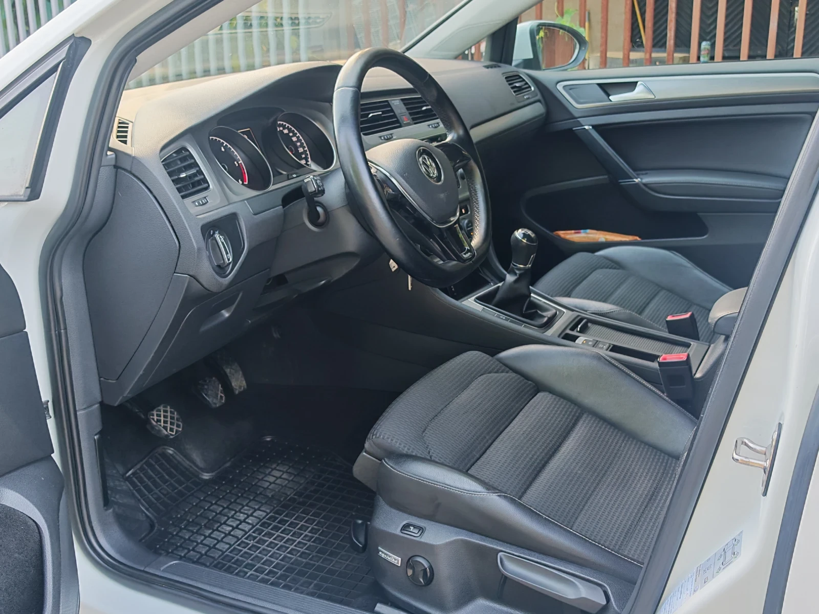 VW Golf 2.0TDI / ТОП СЪСТОЯНИЕ// МАСАЖ//ОБСЛУЖЕН//, снимка 11 - Автомобили и джипове - 55103258