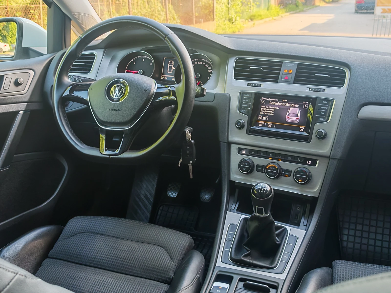 VW Golf 2.0TDI / ТОП СЪСТОЯНИЕ// МАСАЖ//ОБСЛУЖЕН//, снимка 12 - Автомобили и джипове - 55103258