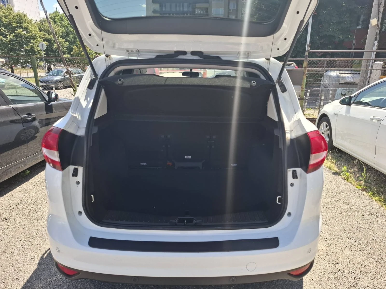 Ford C-max 1.5/ 6 скорости/ навигация , снимка 12 - Автомобили и джипове - 55230337