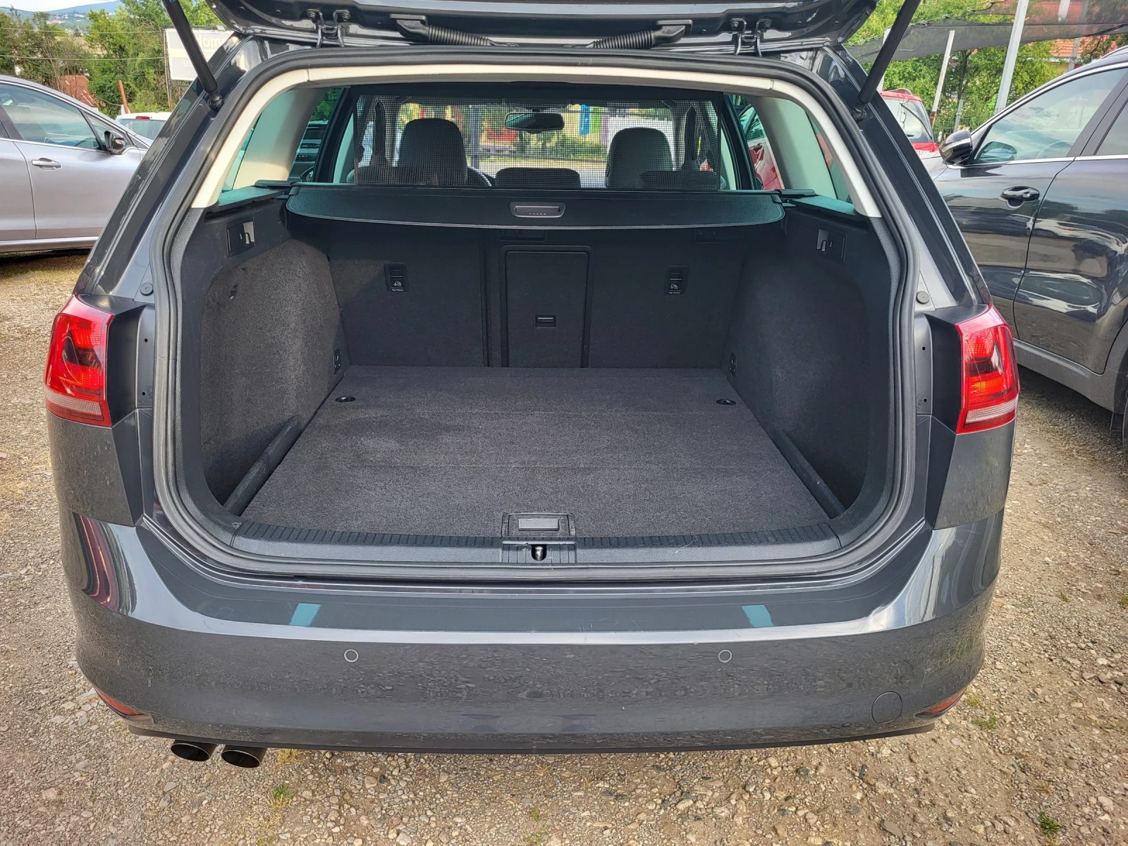 VW Golf 7 / 2.0 DSG - 150 к.с URANOGREY., снимка 16 - Автомобили и джипове - 55309375
