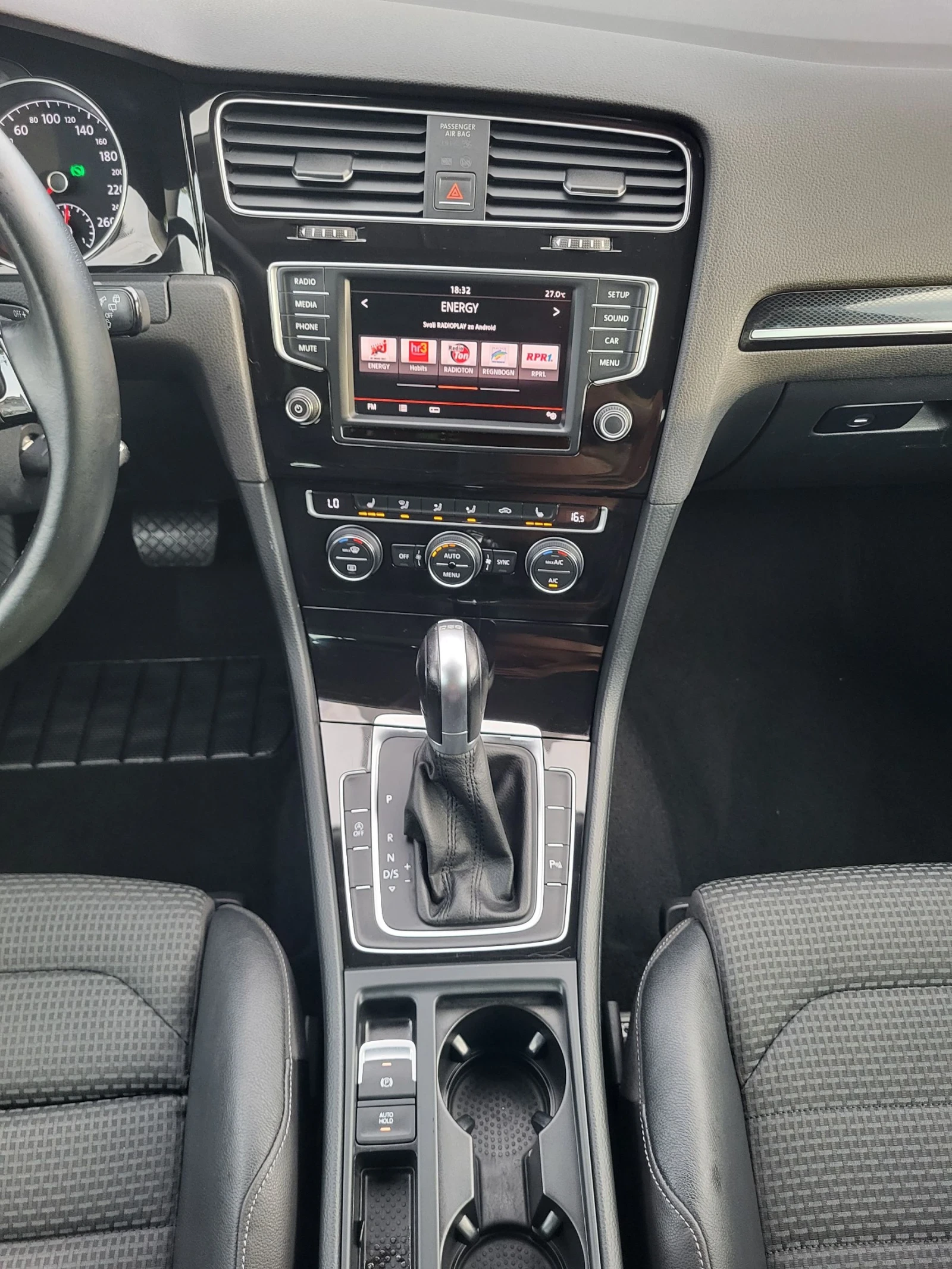 VW Golf 7 / 2.0 DSG - 150 к.с URANOGREY., снимка 14 - Автомобили и джипове - 55309375