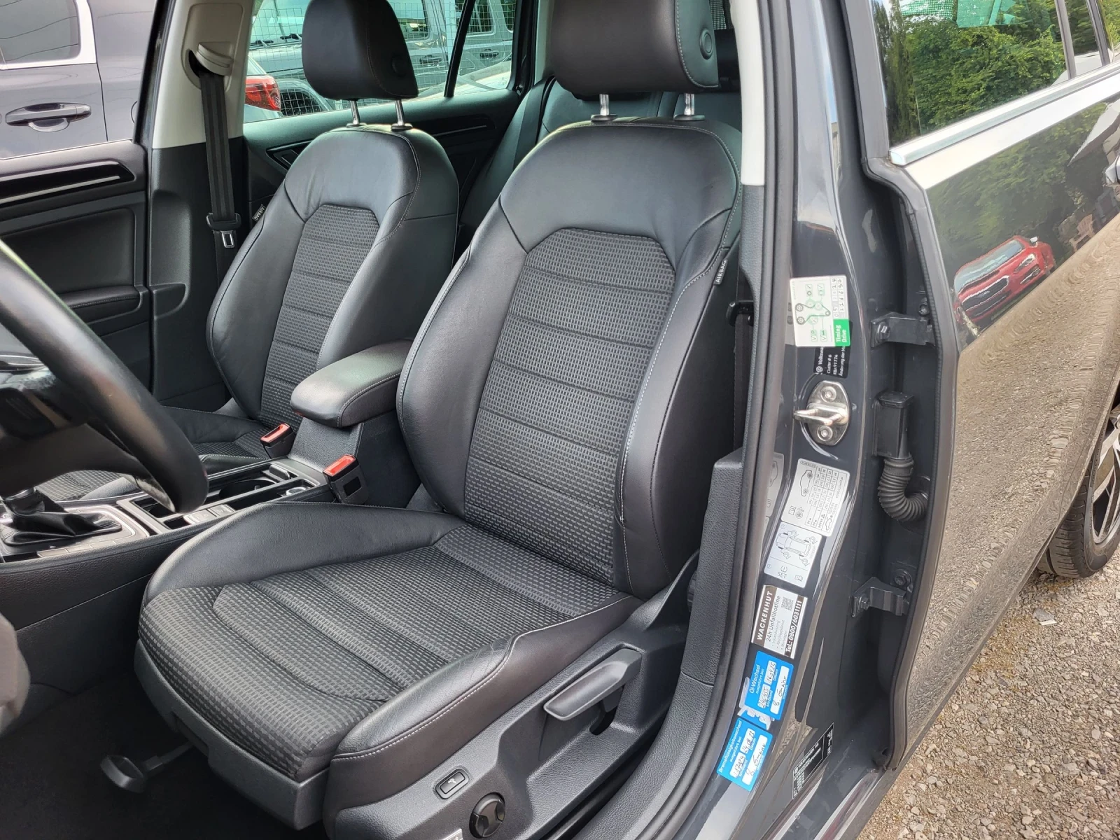 VW Golf 7 / 2.0 DSG - 150 к.с URANOGREY., снимка 9 - Автомобили и джипове - 55309375