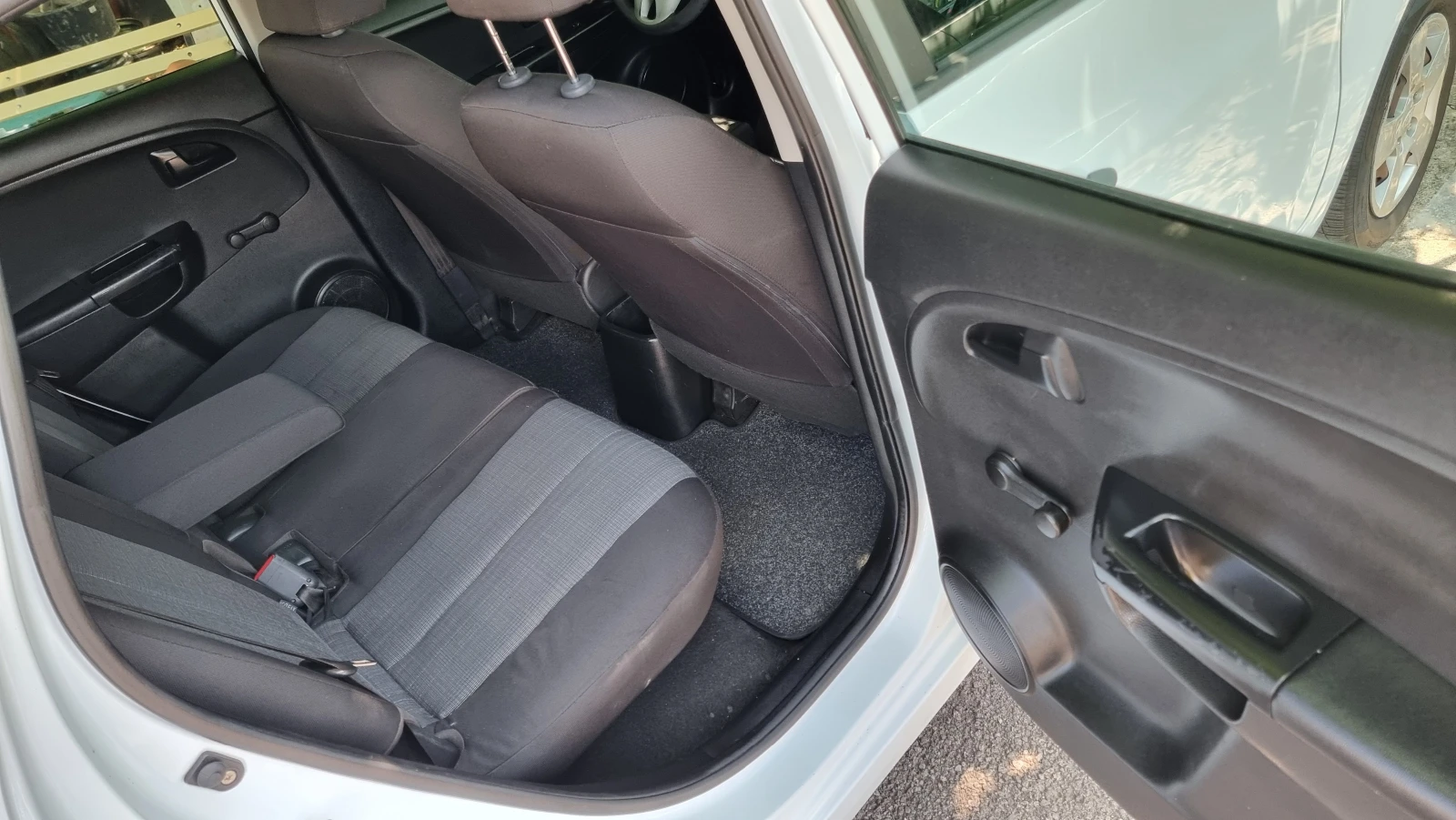 Kia Venga 1.4i GAS Euro 5B, снимка 9 - Автомобили и джипове - 55351616