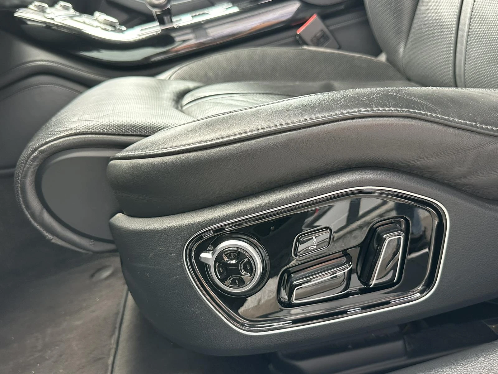 Audi A8, снимка 11 - Автомобили и джипове - 55465452