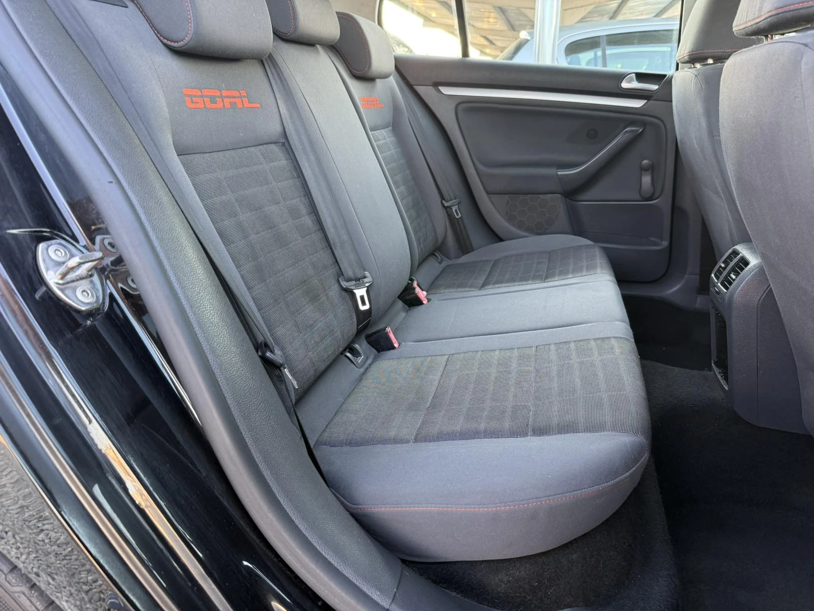 VW Golf 1.9TDI GOAL 2006г. 105кс, снимка 15 - Автомобили и джипове - 55642331