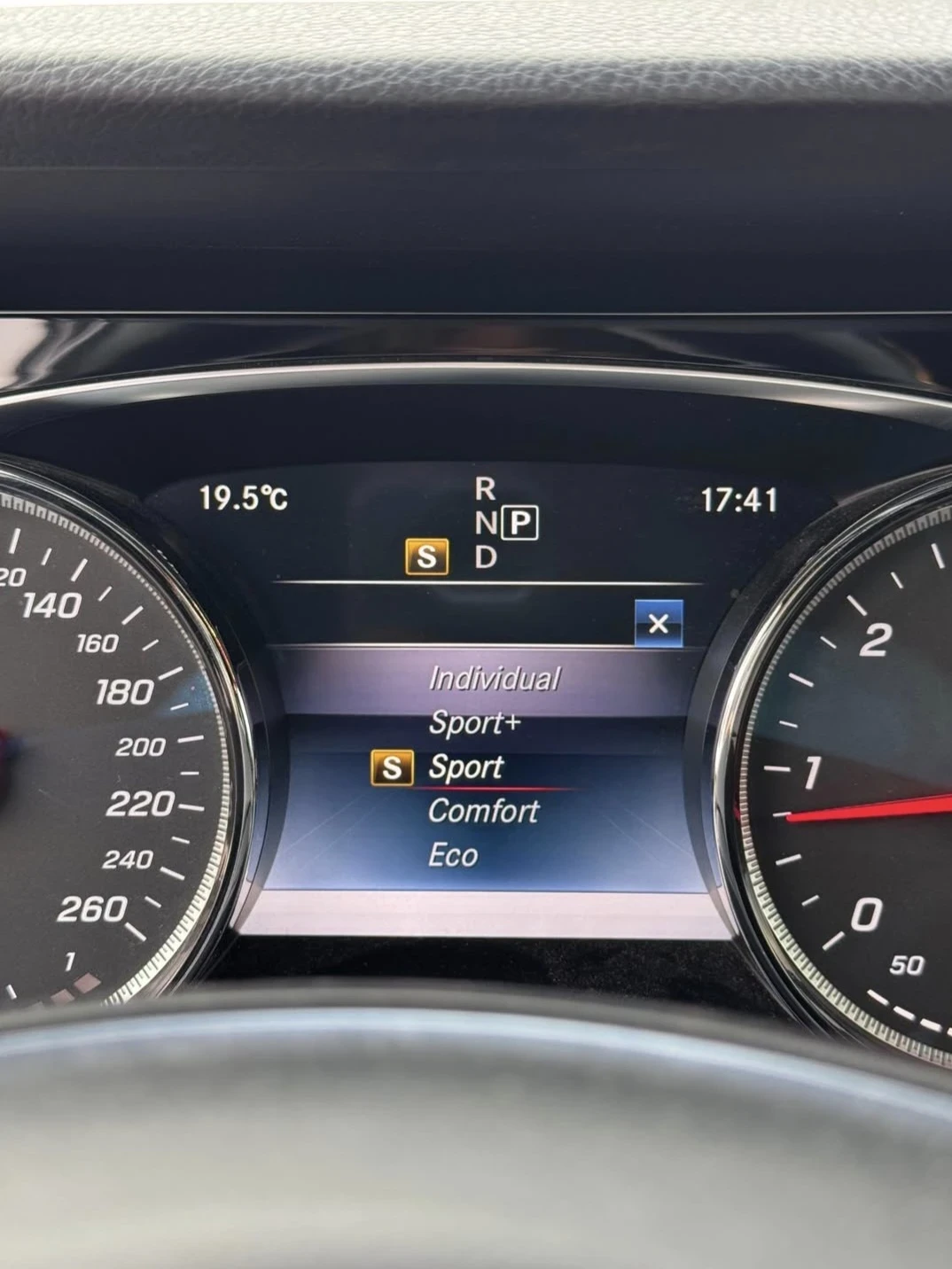 Mercedes-Benz E 200 2.0 , снимка 10 - Автомобили и джипове - 55895505