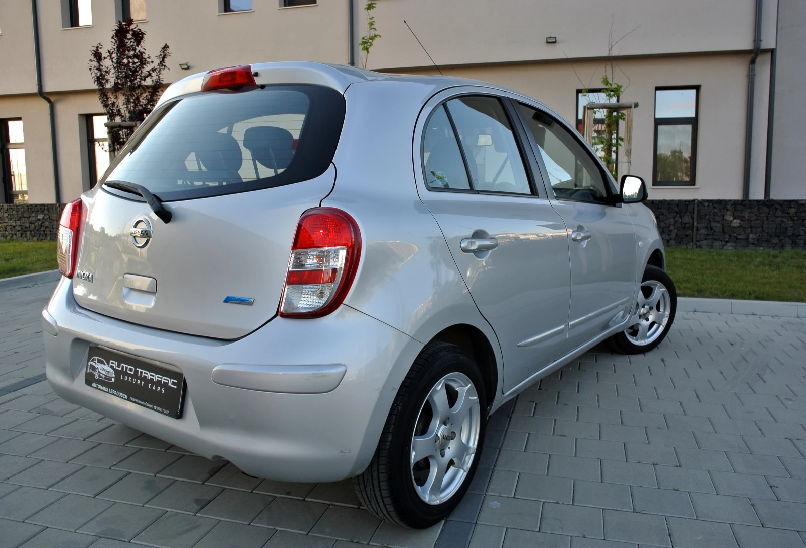 Nissan Micra 1.2i* РЕГИСТРИРАН* КЛИМАТРОНИК* АВТОПИЛОТ* ЕВРО 5, снимка 8 - Автомобили и джипове - 55968302