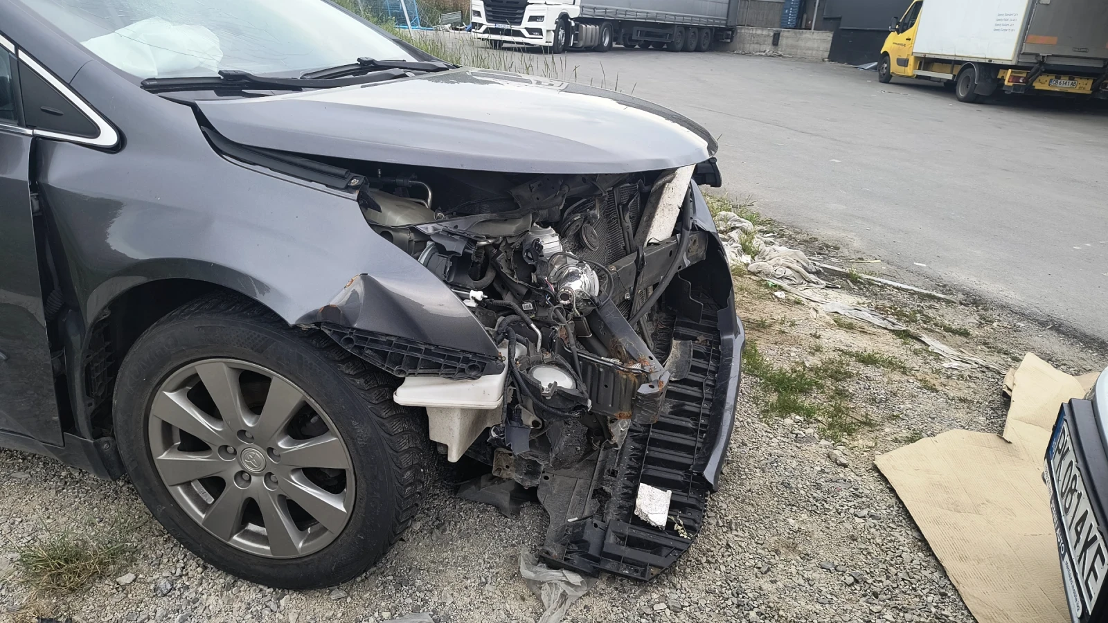 Toyota Avensis, снимка 3 - Автомобили и джипове - 56005841