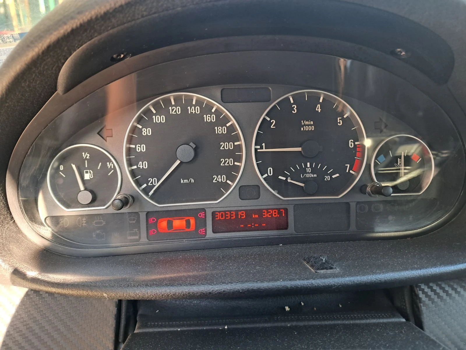 BMW 318, снимка 13 - Автомобили и джипове - 56075701