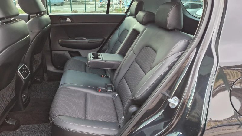 Kia Sportage 1.7CRDI, снимка 11 - Автомобили и джипове - 52770359