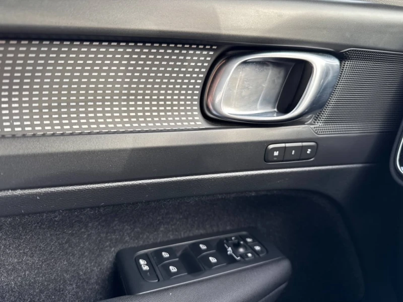 Volvo XC40 * R Design * CARFAX * ЦЕНА ДО БГ, снимка 10 - Автомобили и джипове - 52834609