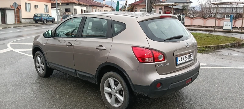Nissan Qashqai 1.5 dci, снимка 4 - Автомобили и джипове - 53056539