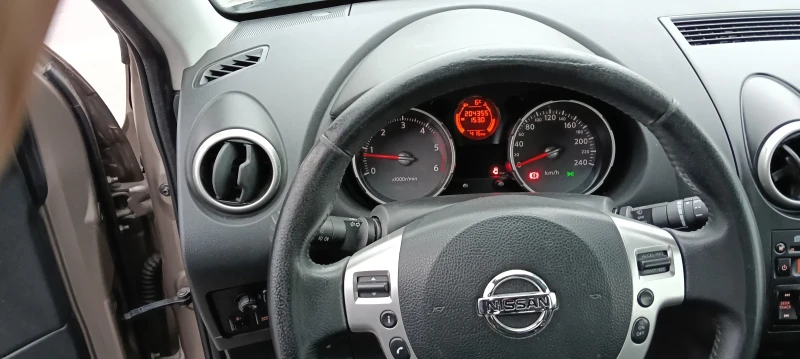 Nissan Qashqai 1.5 dci, снимка 7 - Автомобили и джипове - 53056539