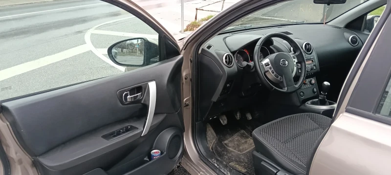 Nissan Qashqai 1.5 dci, снимка 8 - Автомобили и джипове - 53056539