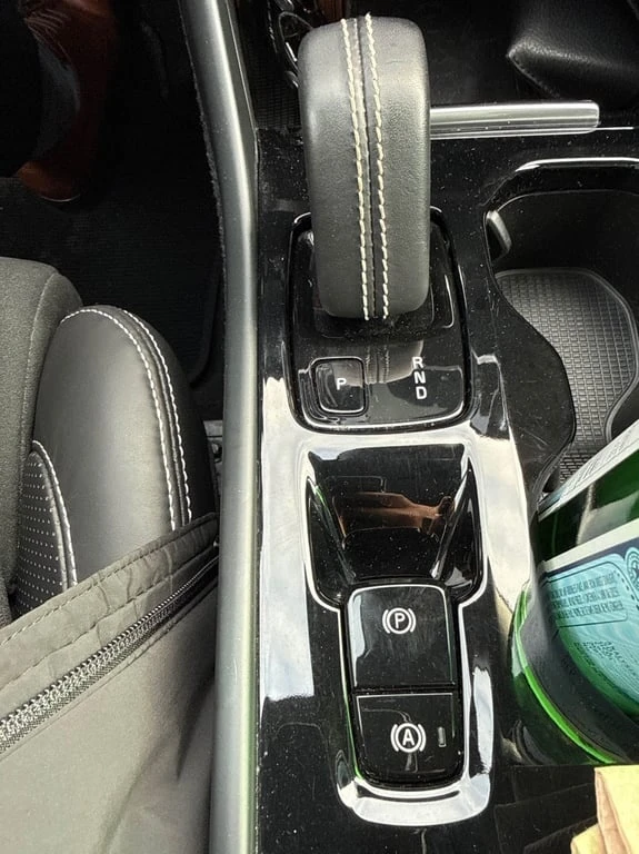 Volvo XC40 * R Design * CARFAX * ЦЕНА ДО БГ, снимка 13 - Автомобили и джипове - 52834609