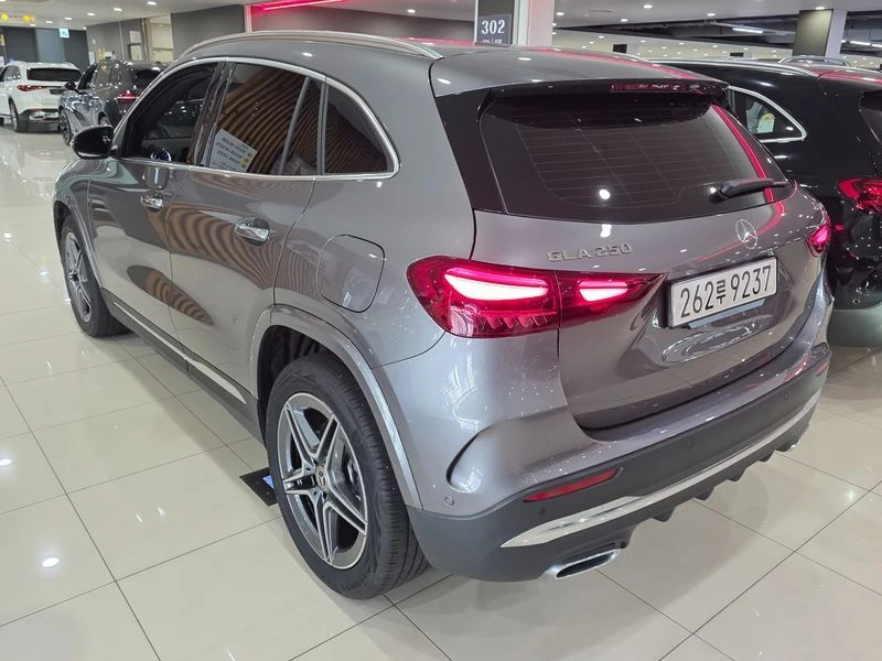 Mercedes-Benz GLA 250 2.5 Automatic 4matic, снимка 2 - Автомобили и джипове - 55750632