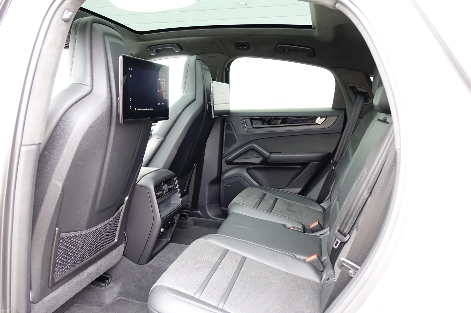 Porsche Cayenne NEW GTS* HYPERSCREEN DISPLAY* 3 TV* PANO* INODRIVE | Mobile.bg   15