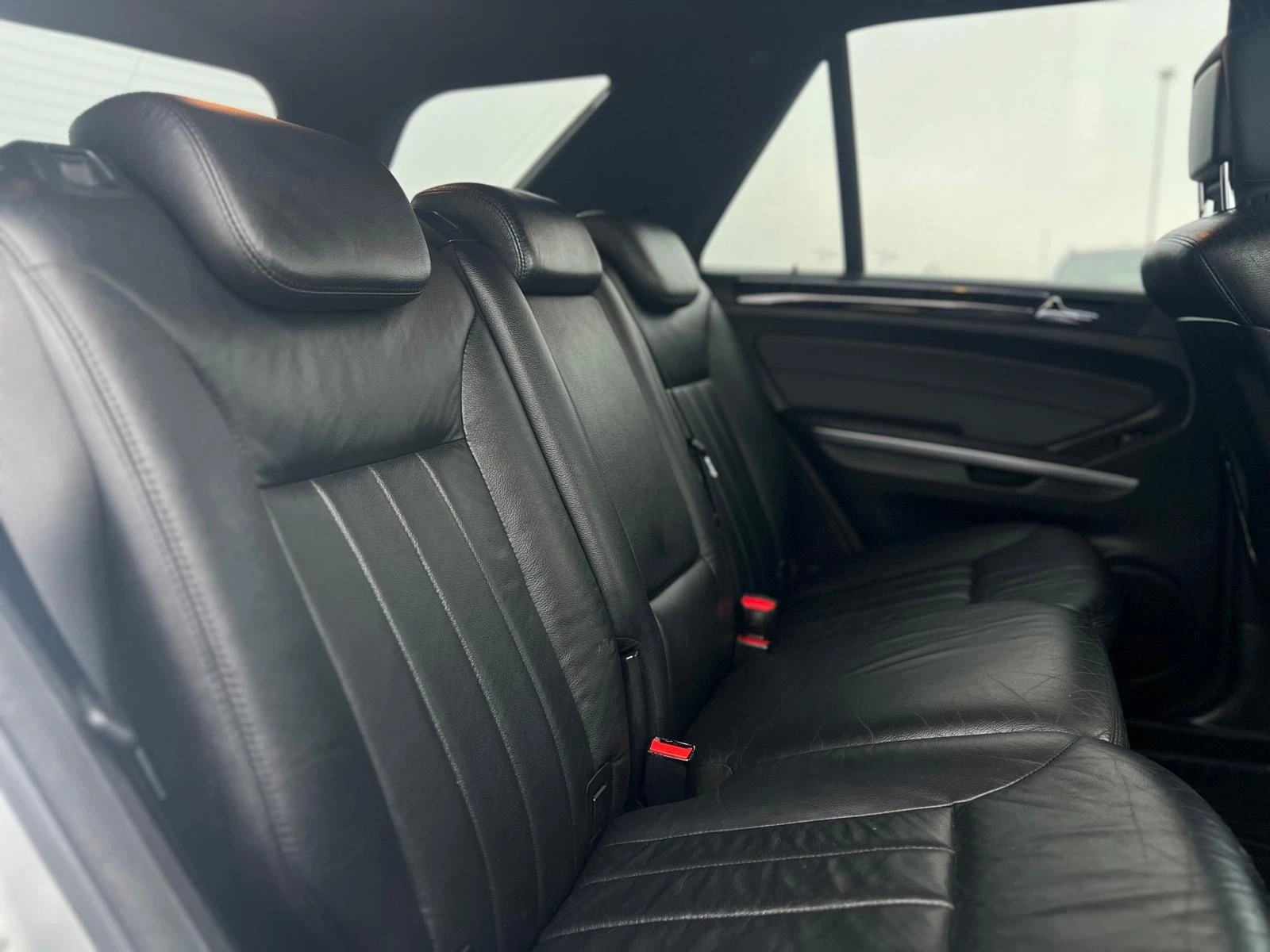 Mercedes-Benz ML 320 / 4 MATIC / SPORT / ГАРАНЦИЯ НА ВЪЗГЛАВНИЦИТЕ / - изображение 10