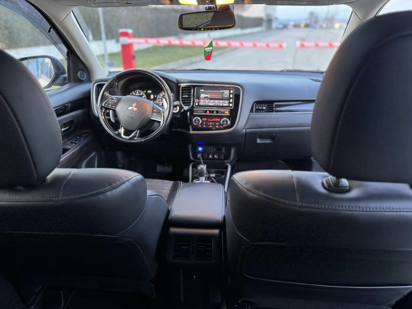 Mitsubishi Outlander 3.0 AWD FACE, снимка 14 - Автомобили и джипове - 53724525