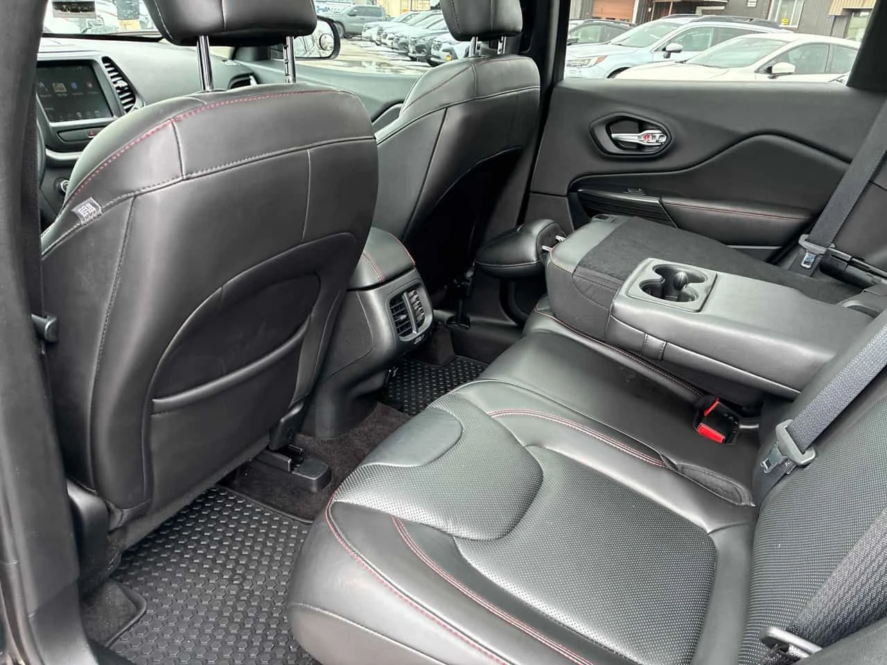 Jeep Cherokee * Trailhawk * �������� * ������ * PANO | Mobile.bg � ����������� 14